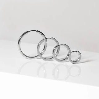 Sif Jakobs Creolen Ellera Pianura Grande rhodiniert – Seitenansicht, klares skulpturales Design