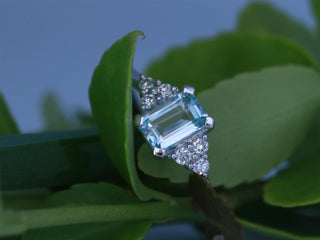 Ring 750/- WG mit Dia. 0,09 Gvs Aquam. 0,40ct